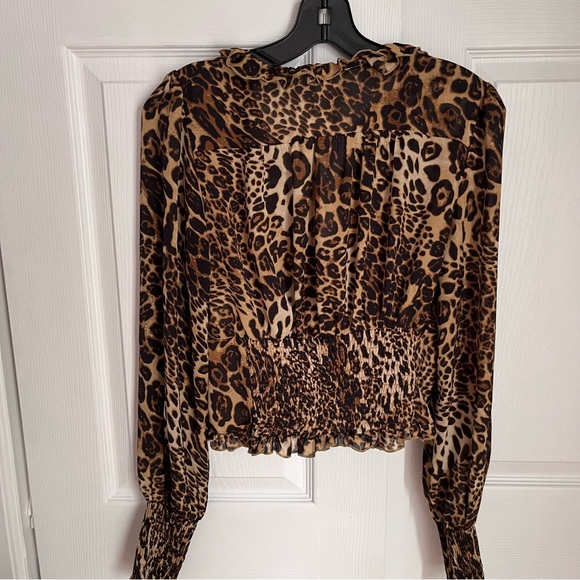 ESSUE LEOPARD PRINT CROPPED TOP - Picture 6 of 15